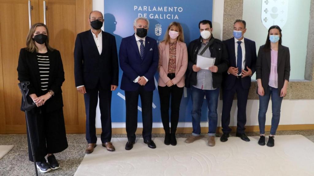 Representantes de Cermi en el Parlamento Gallego.