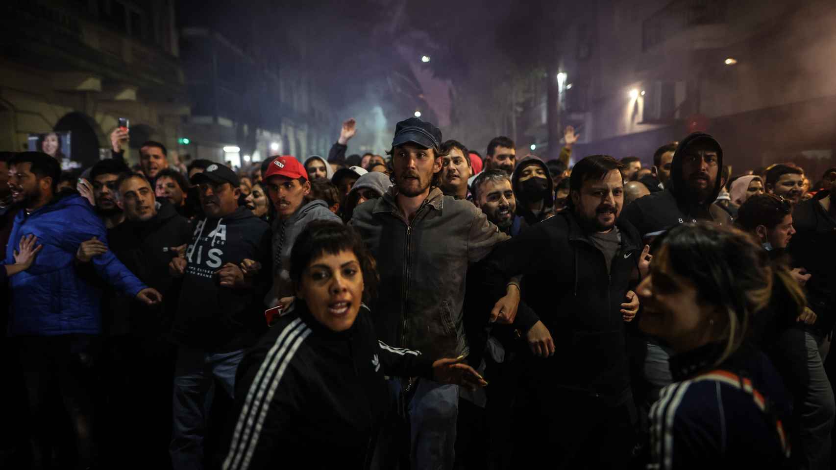 Choques violentos entre los simpatizantes de Cristina Kirchner y la Policía de Buenos Aires