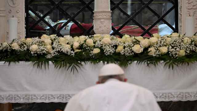 Francisco visita la tumba de Celestino V en L’Aquila este domingo.