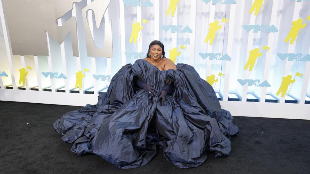 Lizzo en la gala de los Premios MTV VMA. Foto: Jason Szenes / EFE / EPA