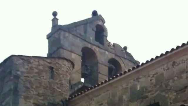 Un rayo destruye parte de la espadaña de la iglesia de Alcañices