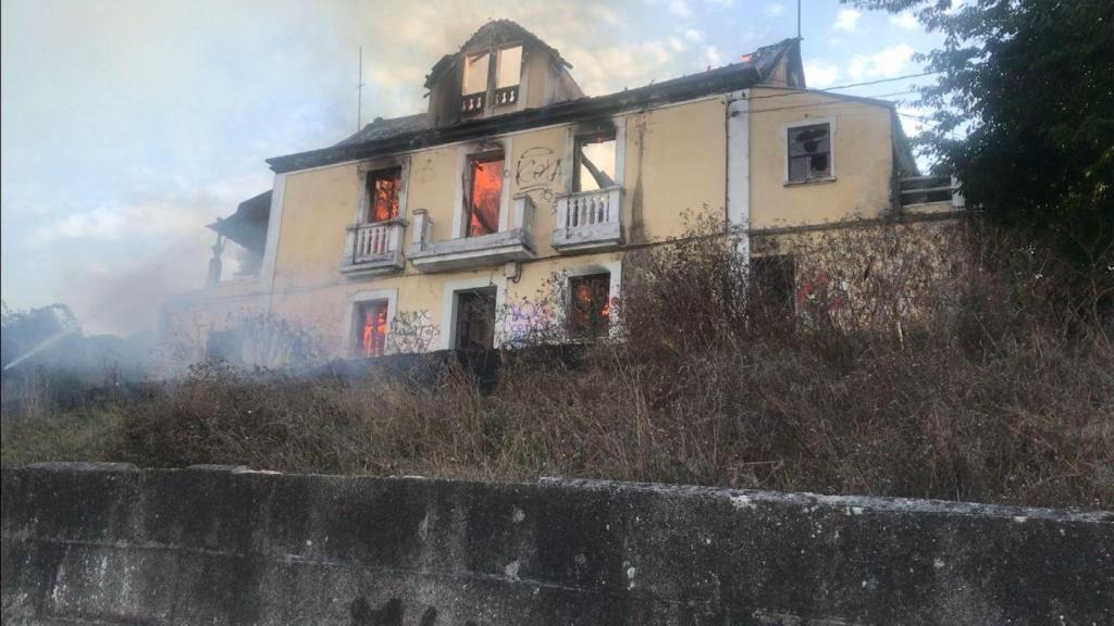 El incendio en la casa de O Burgo.