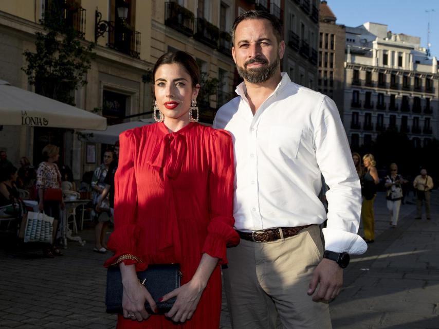 Lidia Bedman y Santiago Abascal.