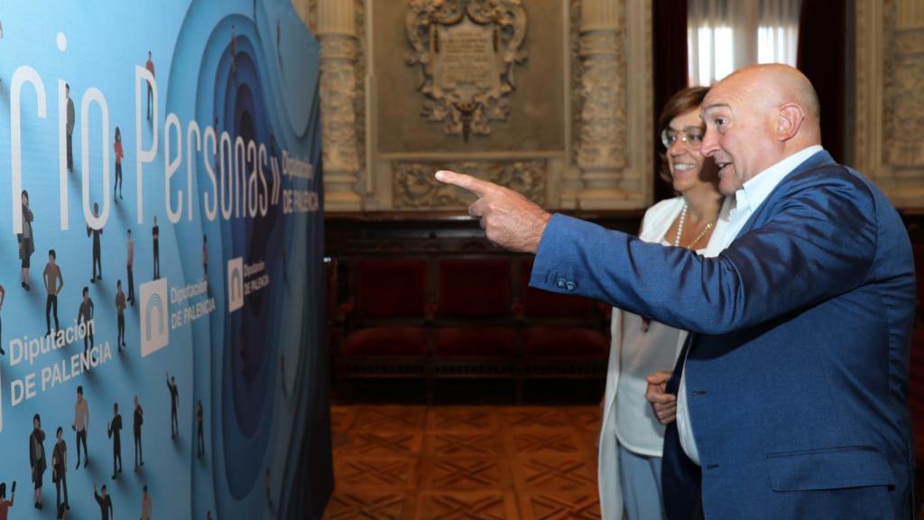 El consejero de la Presidencia mantiene una reunión de trabajo con la presidenta de la Diputación de Palencia