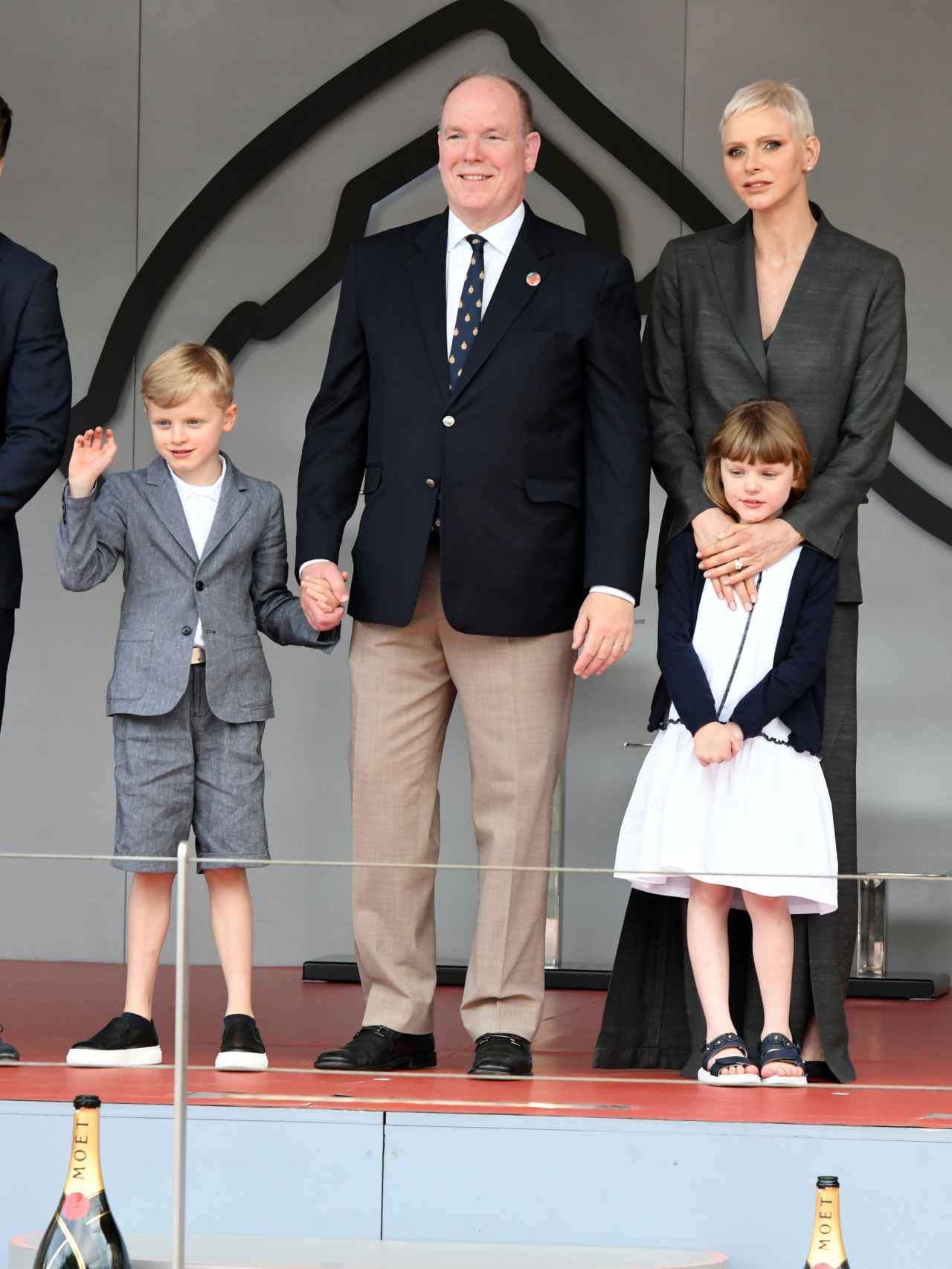 Charlène y Alberto de Mónaco junto a sus hijos, Jaques y Gabriella.