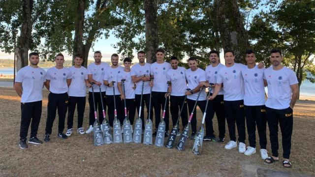 Equipo de Dragon Boat del Club Piragüismo Rías Baixas.