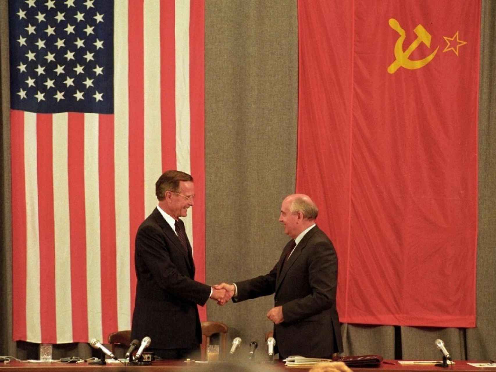 George H. W. Bush y Mijaíl Gorbachov, en un encuentro en Moscú el 31 de julio de 1991.