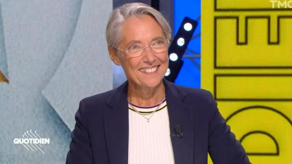 La primera ministra francesa, Élisabeth Borne, este martes en una entrevista en el canal TMC.