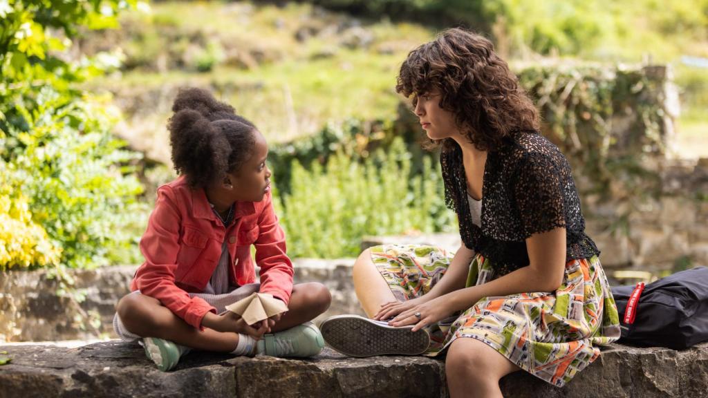 La relación entre Amaia y su hermana pequeña es una de las cosas más tiernas de 'Tú no eres especial'.