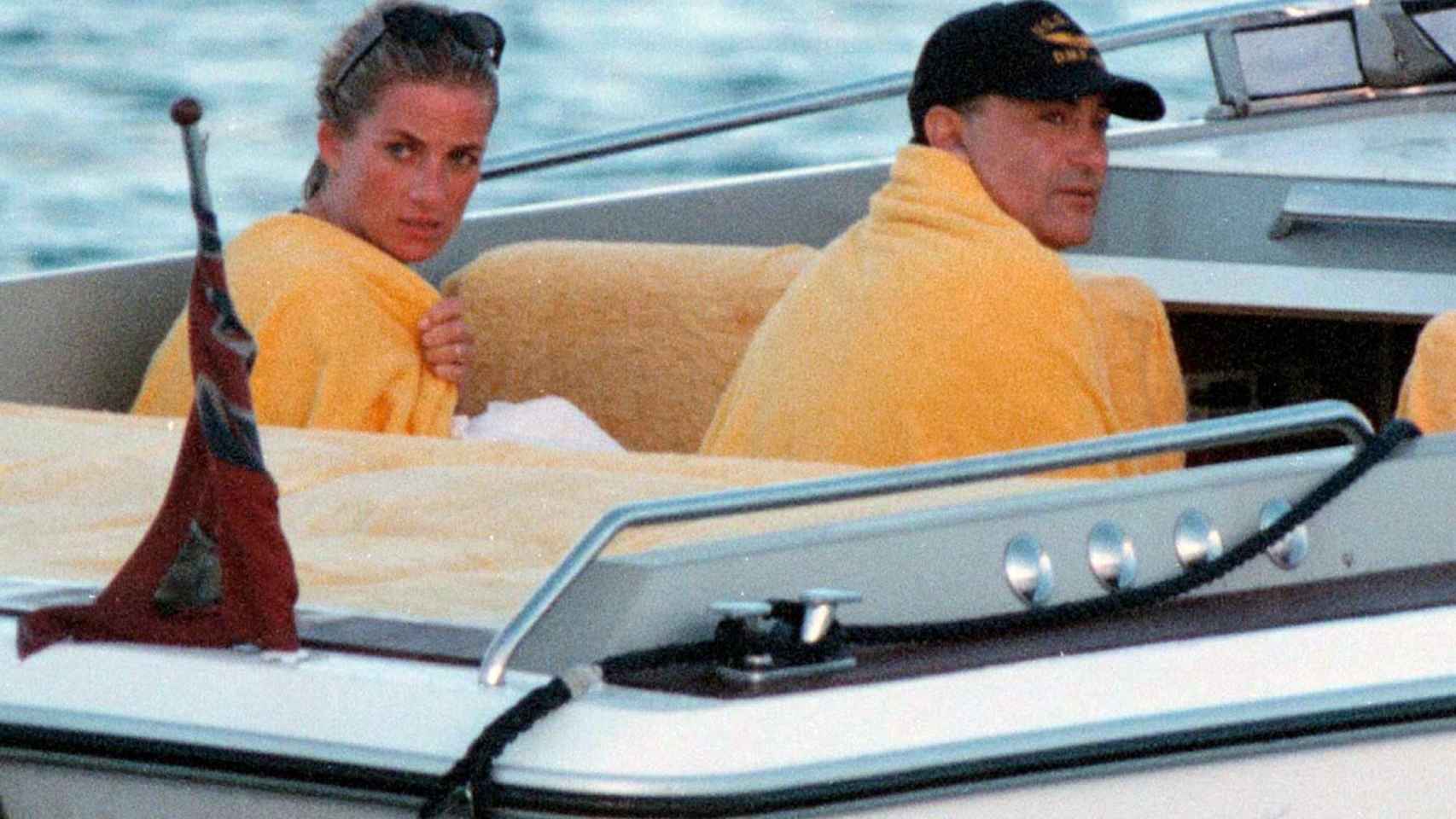 Diana de Gales y Dodi Al-Fayed en su viaje por el Mediterráneo días antes de morir.