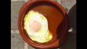 Captura del vídeo del huevo frito sevillano que se ha hecho viral.