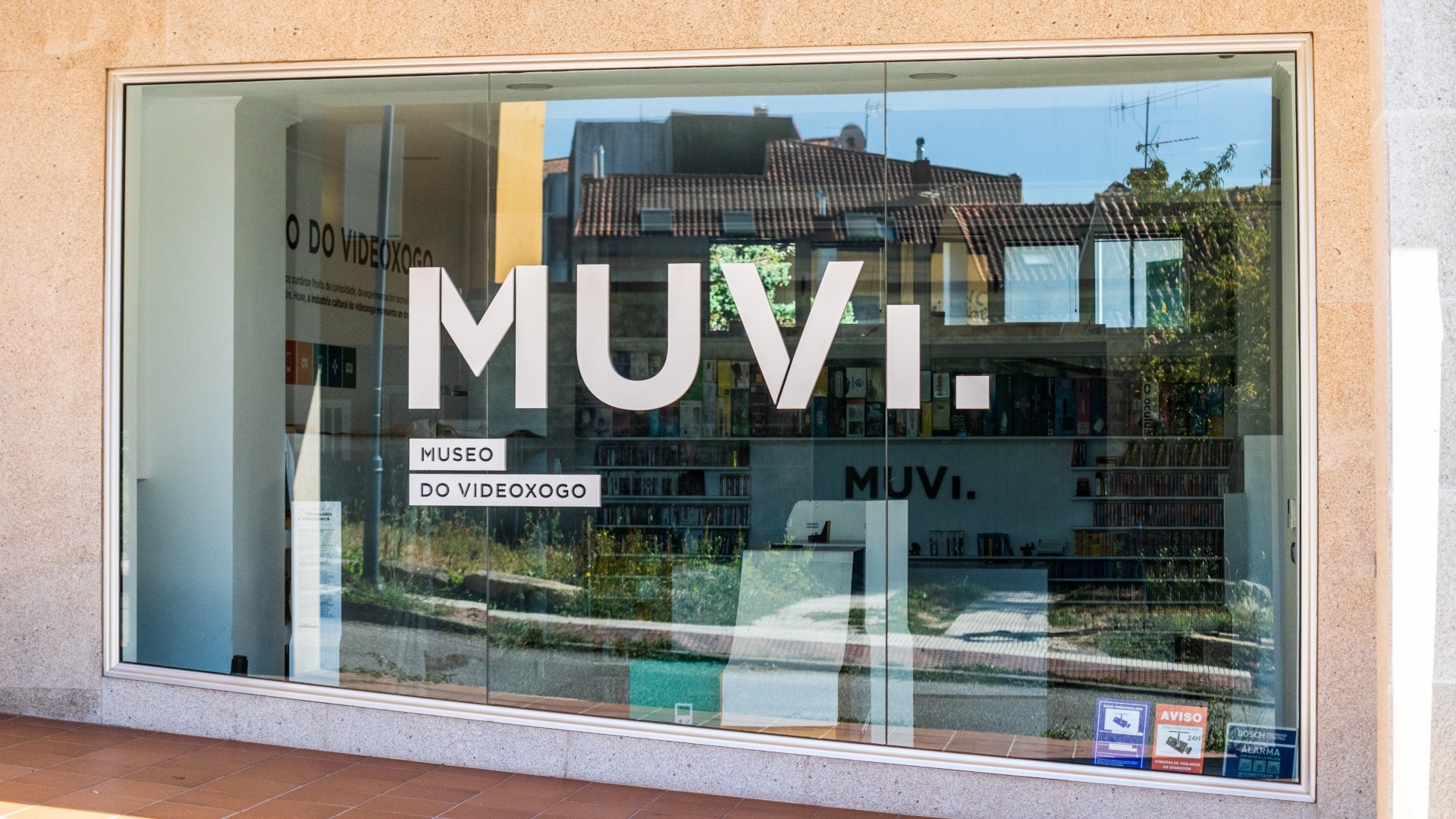 Entrada del MUVI en su nueva ubicación, en la calle Aragón 2. Foto: MUVI