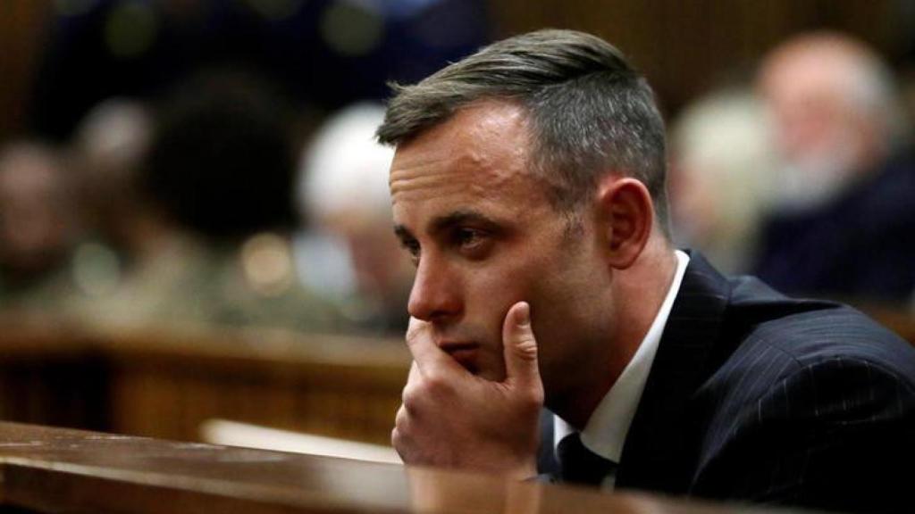 Oscar Pistorius durante el juicio por asesinato de su novia