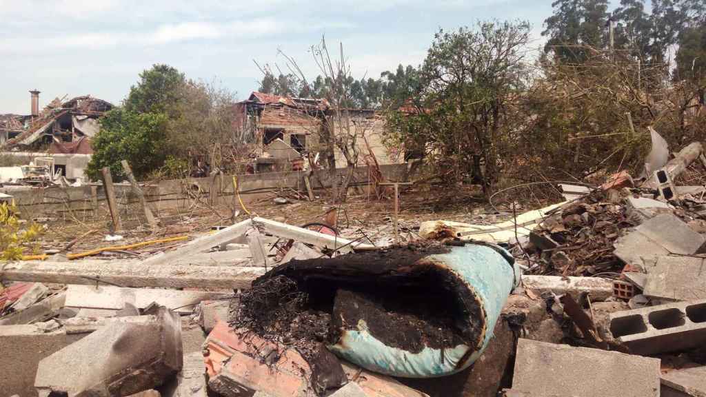 Escombros tras la explosión del 23 de mayo de 2018 en Paramos, Tui (Pontevedra).