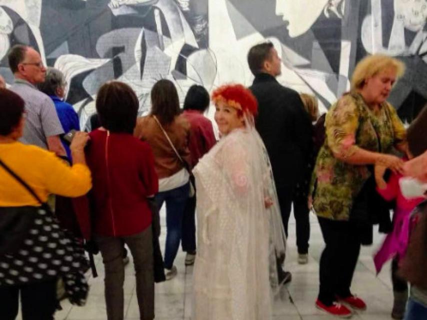 Ana vestida de novia en el Reina Sofía.