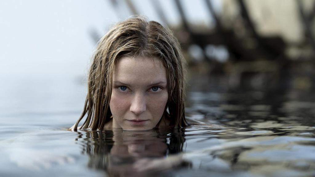 Morfydd Clark interpreta a Galadriel  en ‘Los anillos de poder’, la precuela de 'El señor de los anillos'.