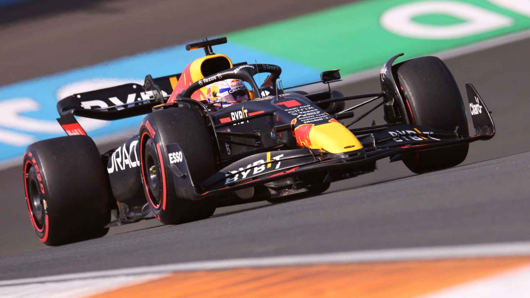 Max Verstappen en el circuito de Zandvoort en el GP de Países Bajos
