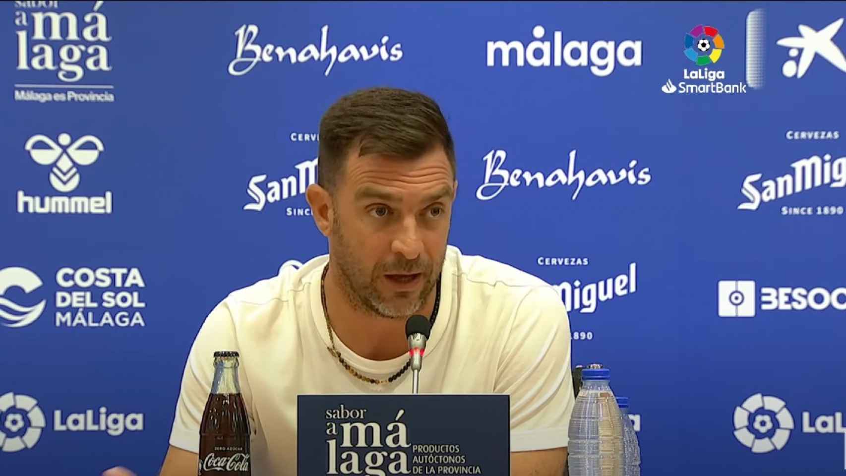 Imagen de archivo de Pablo Guede, entrenador del Málaga CF, en rueda de prensa.
