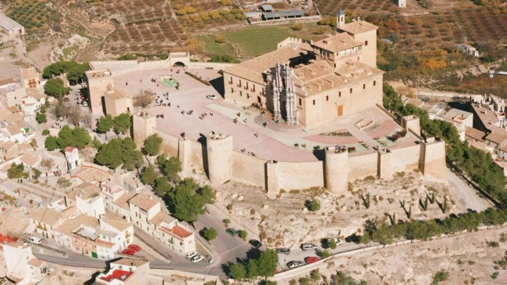 Vista aérea de Caravaca de la Cruz y de su espectacular santuario de la Vera Cruz.