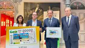 Presentación del cupón de la ONCE que muestra la Casa Lis de Salamanca