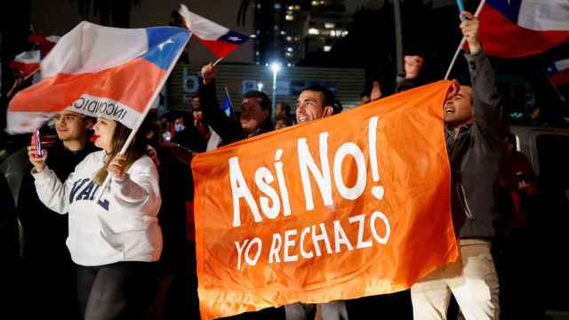 Chile vota en plebiscito obligatorio para aprobar o rechazar la nueva Constitución