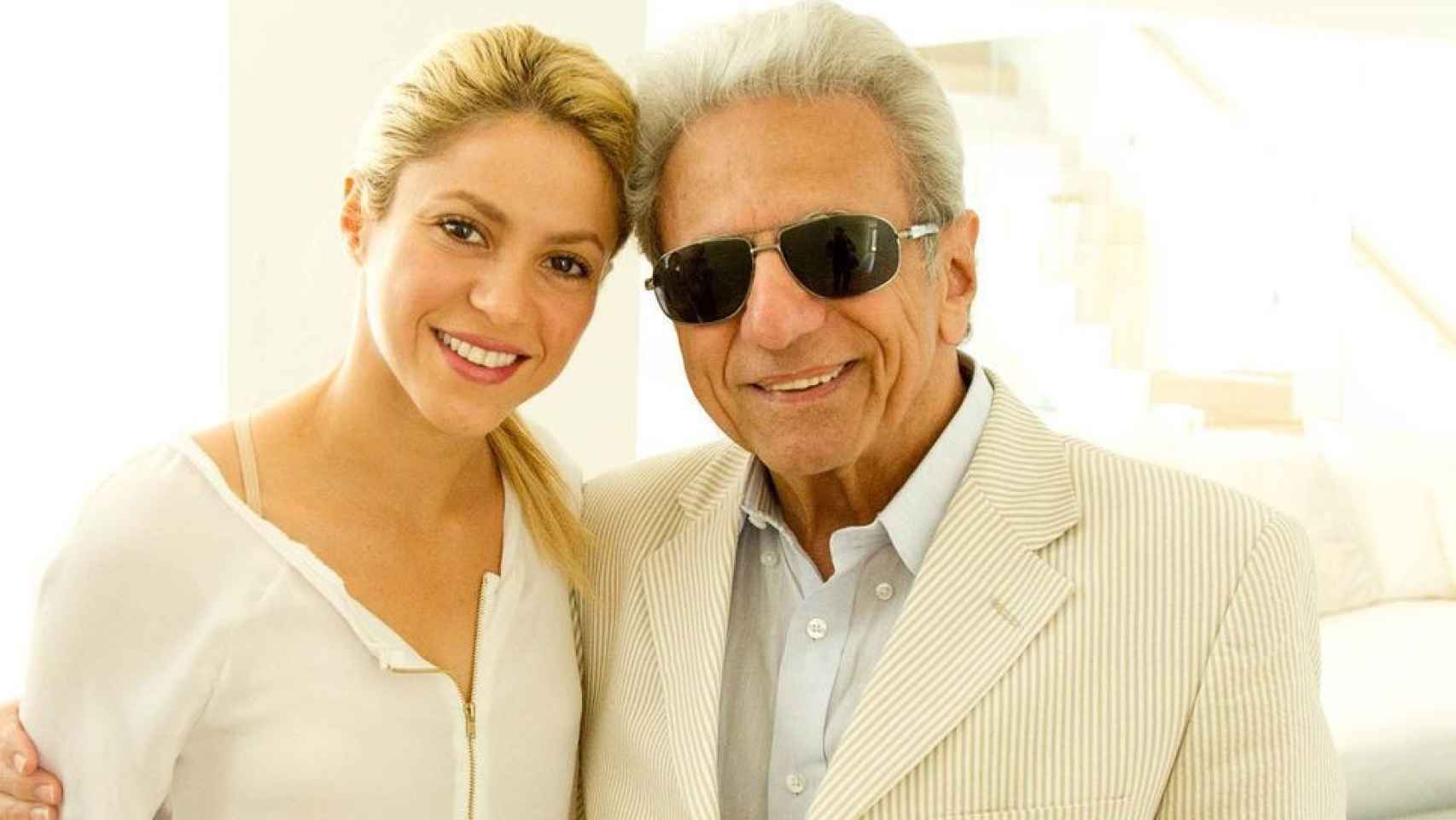 Shakira junto a su padre en una imagen perteneciente a sus redes sociales.