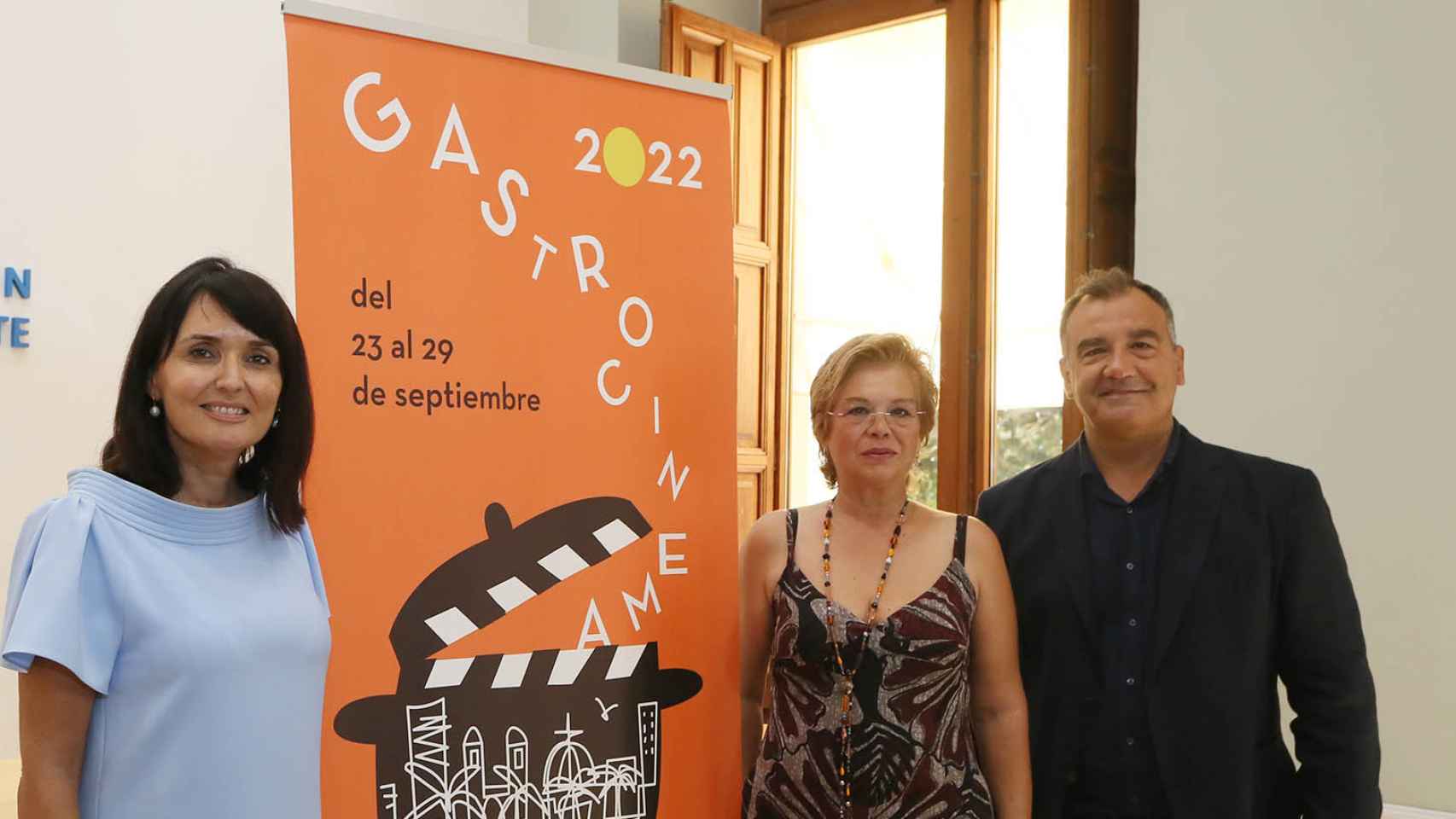 Mari Carmen Vélez, centro, con Julia Parra y Vicente Seva en la presentación de Gastrocinema.