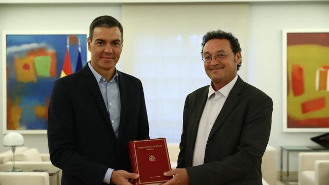 Pedro Sánchez con el salmantino Álvaro García Ortiz