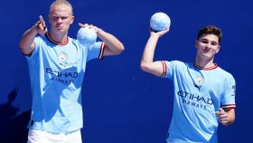 Erling Haaland y Julián Álvarez, con el Manchester City