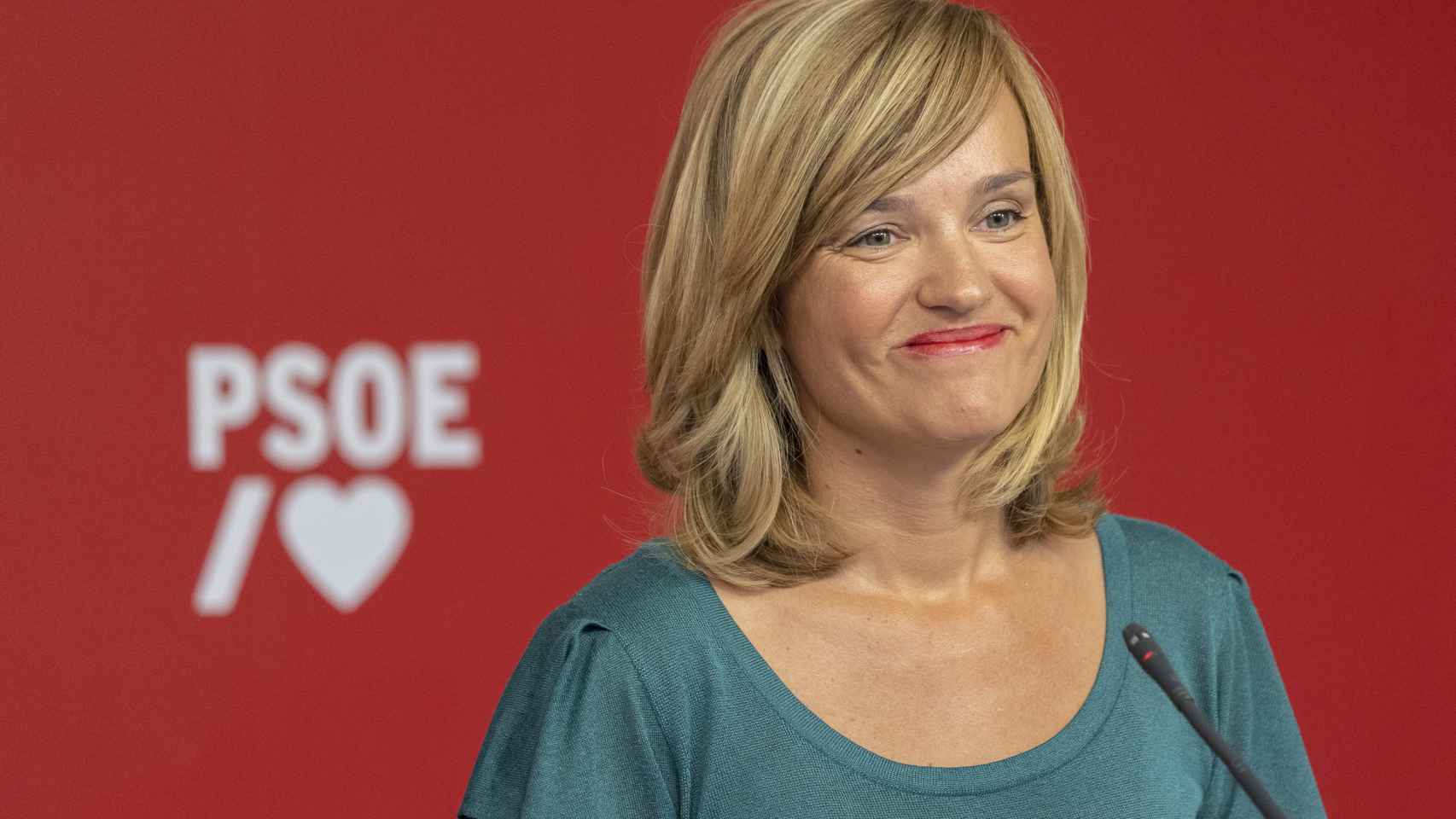 Pilar Alegría, ministra de Educación y portavoz del PSOE, en una rueda de prensa en Ferraz.