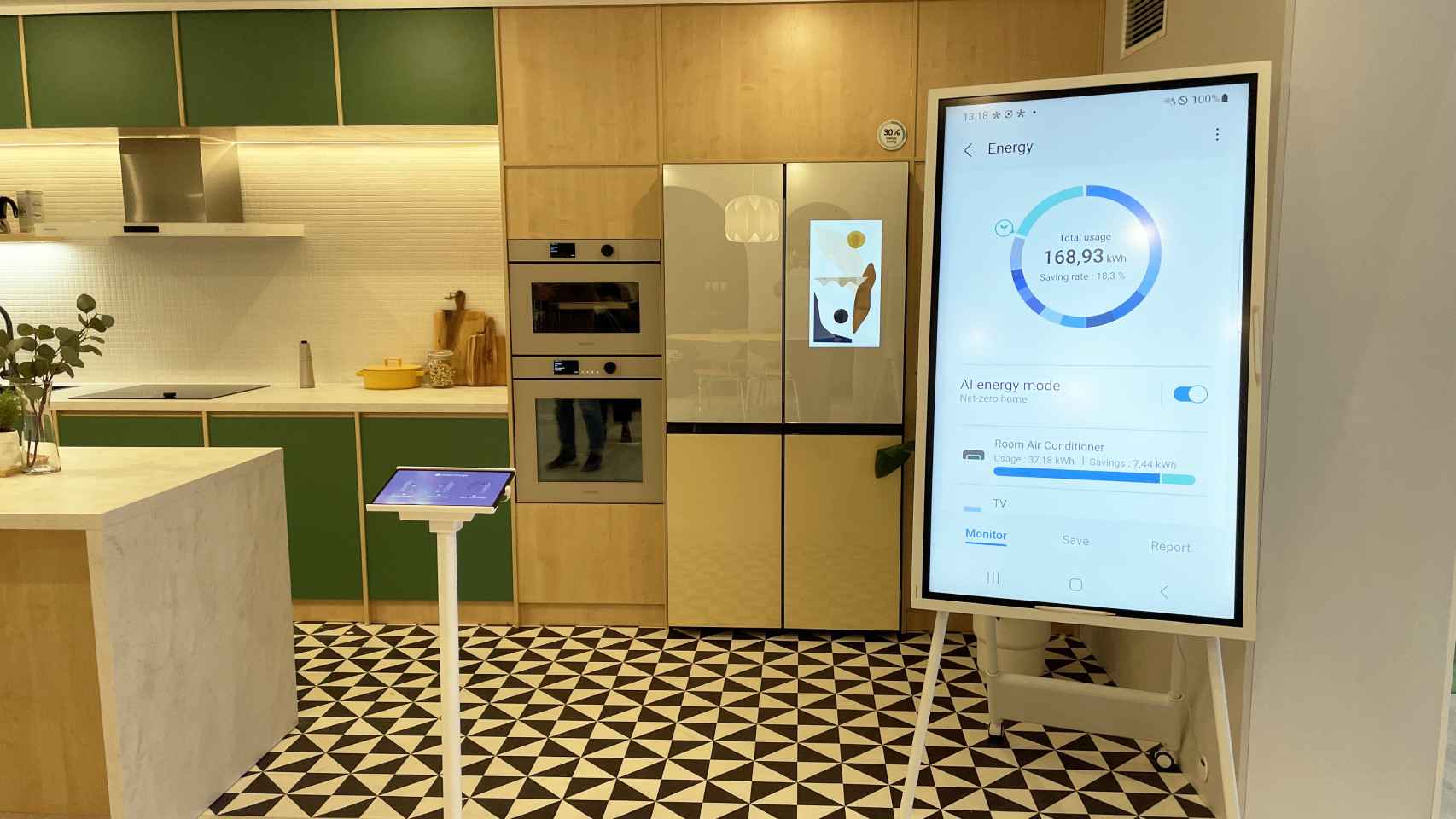 Una pantalla que muestra la energía de una cocina con SmartThings.