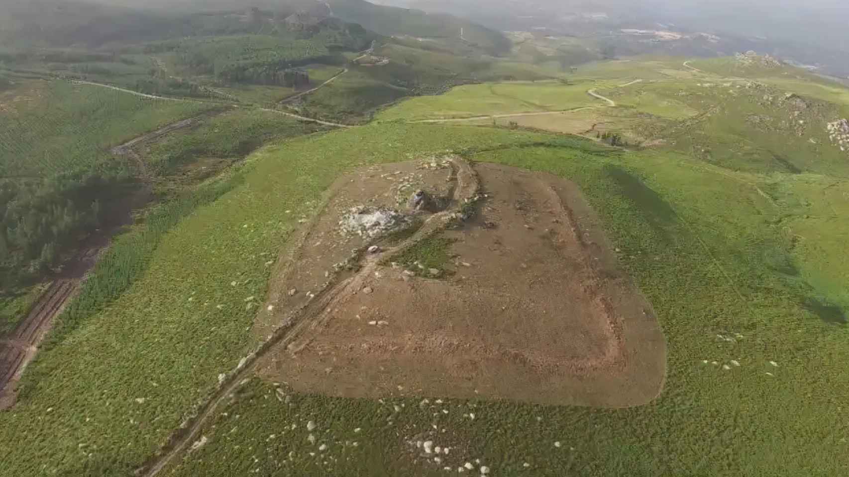 Arqueólogos investigan en Manzaneda (Ourense) la construcción de un campamento romano