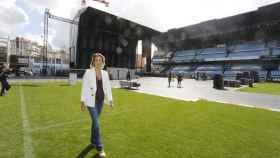 Marta Fernández-Tapias en el montaje del concierto de Muse en Balaídos.