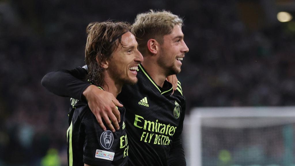 Modric y Fede Valverde celebran un gol en Champions League