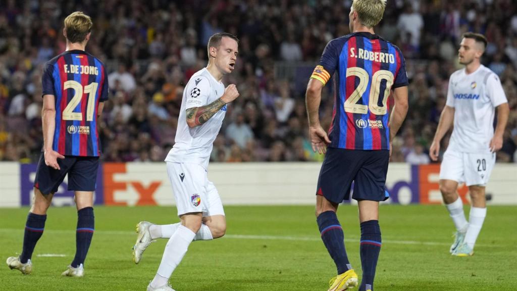 Jan Sykora celebra un gol.