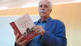 Presentación del libro 'Tierra Vieja' del escritor y periodista Antonio Pérez Henares