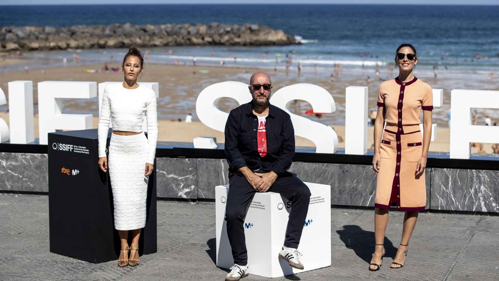 Diego Postigo y Bárbara Lennie en la presentación de 'Hermanas' en el Festival de Cine de San Sebastián 2020.