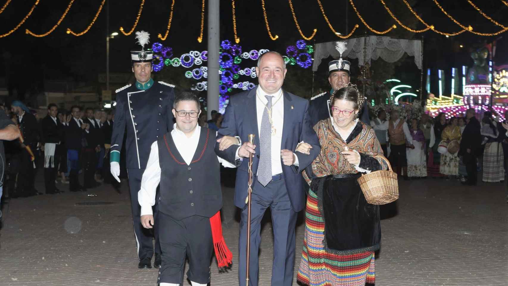 La felicidad del alcalde, Emilio Sáez, en la apertura de la Feria de Albacete