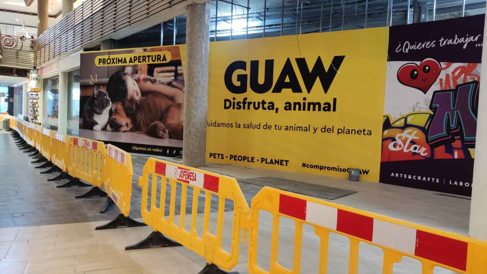 Anuncio de la apertura de 'Guaw' en Luz del Tajo de Toledo.