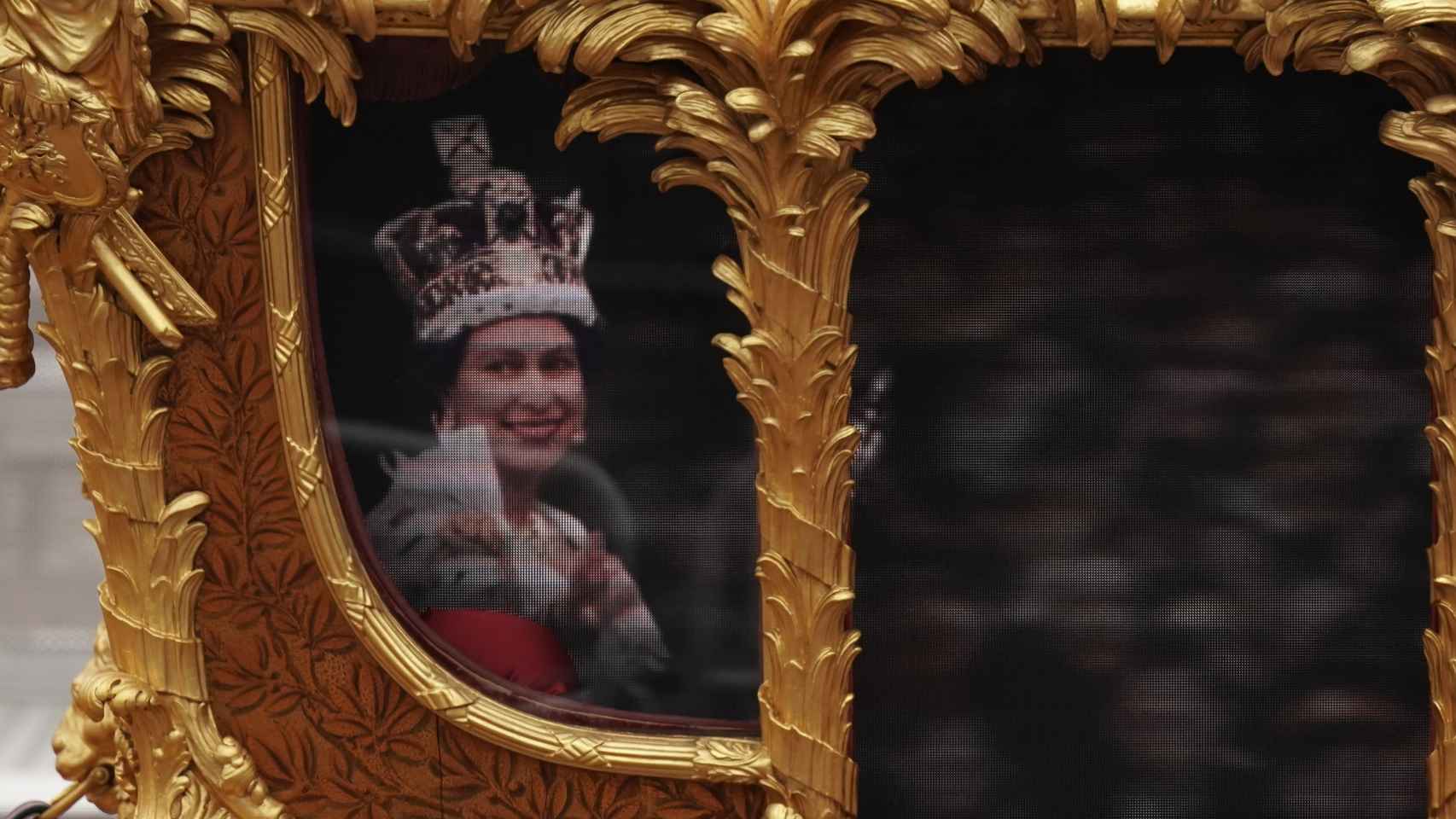 Un holograma de la reina  durante el Jubileo de Platino de Isabel II