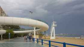 Imagen de archivo de  la playa de El Postiguet en Alicante.