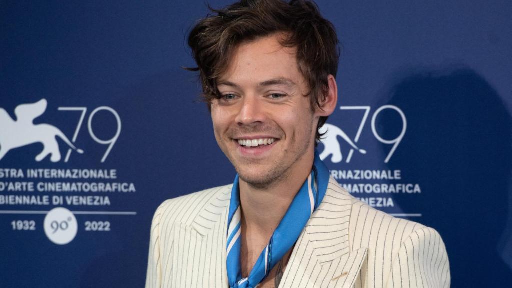 Harry Styles bromea en su nuevo concierto: Me pasé rápidamente por Venecia para escupir a Chris Pine