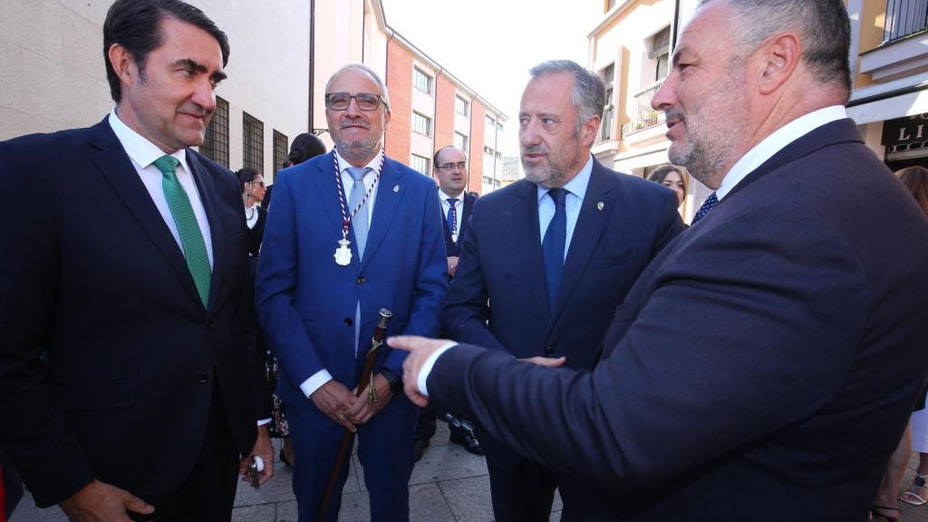 El consejero de Medio Ambiente, Vivienda y Ordenación del Territorio, Juan Carlos Suárez-Quiñones, en Ponferrada