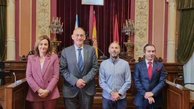 Elena Rivo, Manuel Reigosa, Gonzalo Pérez Jácome y Miguel Ángel Michinel en la reunión del Concello.