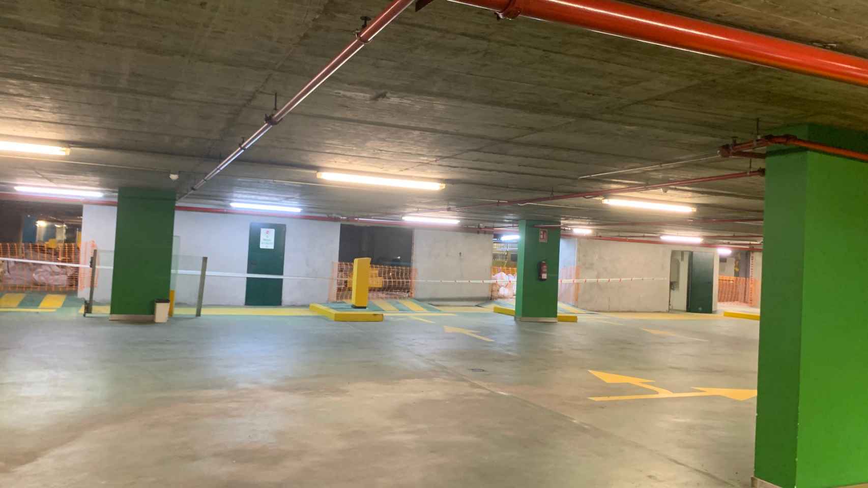 Aspecto actual del interior del parking de Cánovas del Castillo, en Vigo.