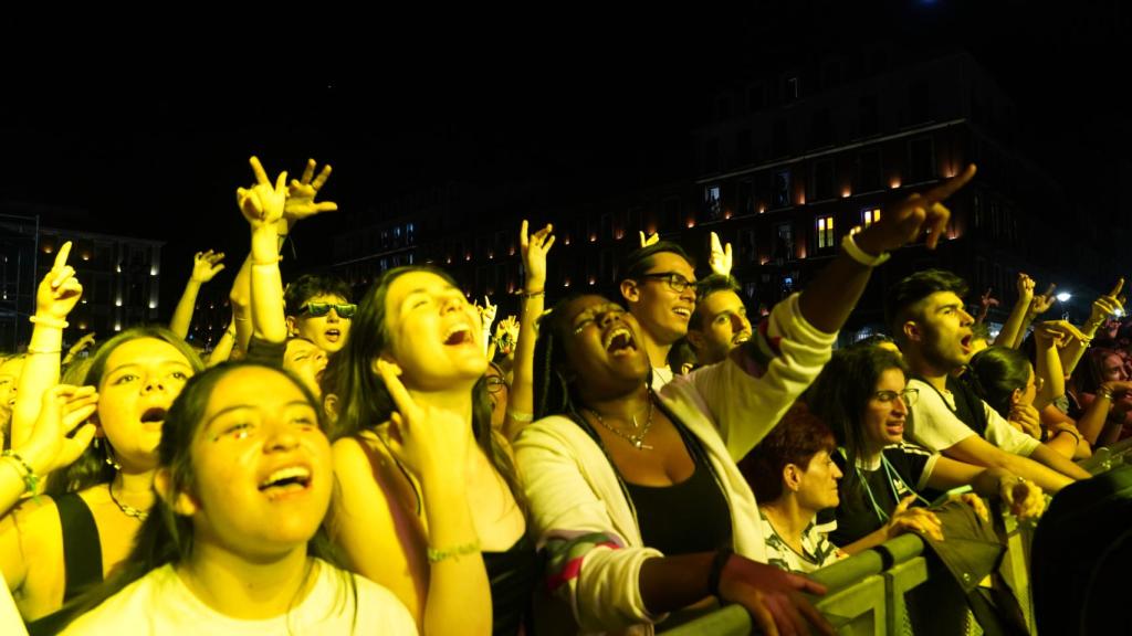 Público asistente en la Plaza Mayor