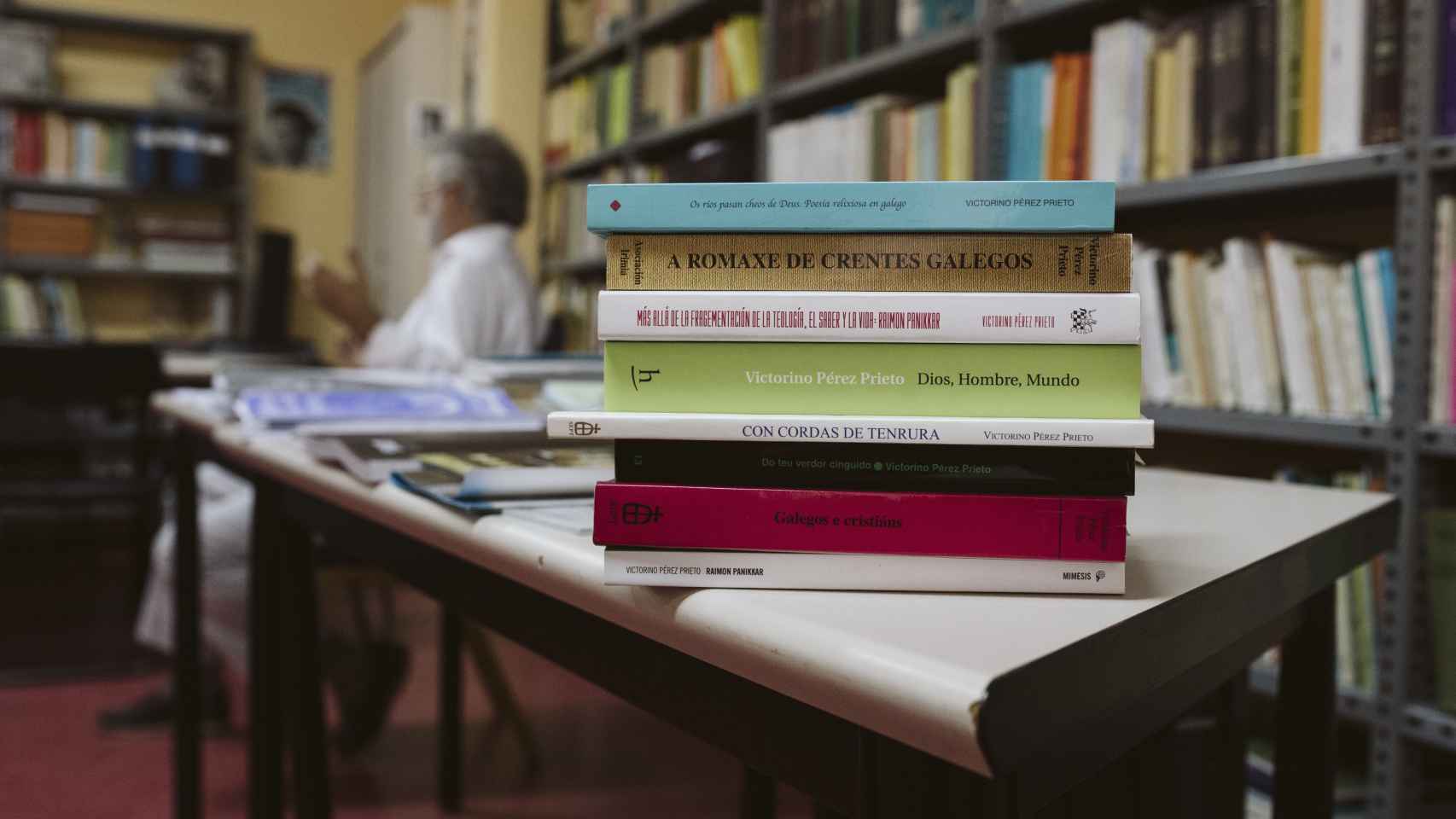 Algunos de los libros escritos por Victorino.