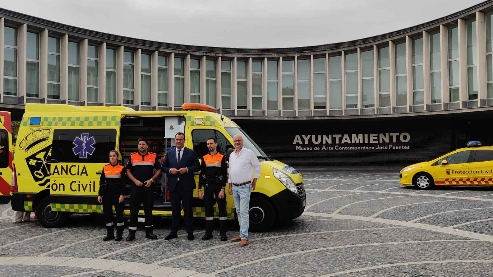 Presentación de la nueva ambulancia de Santa Marta de Tormes.