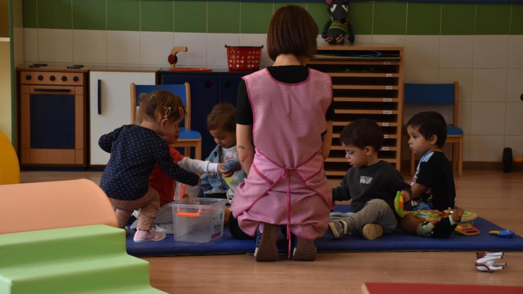 Primer día de las aulas de 2 a 3 años en el CEIP Arias Gonzalo (Zamora)