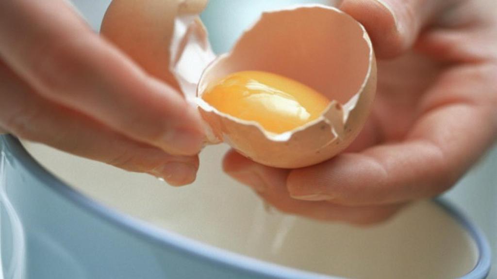 Las nuevas recomendaciones nutricionales permiten tomar un huevo al día.